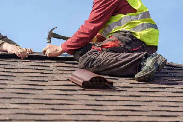 Best Shingle Roofing Installation  in Combined Locks, WI